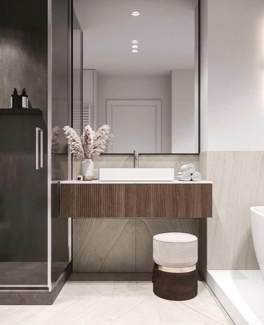 Маленький туалет в офисе