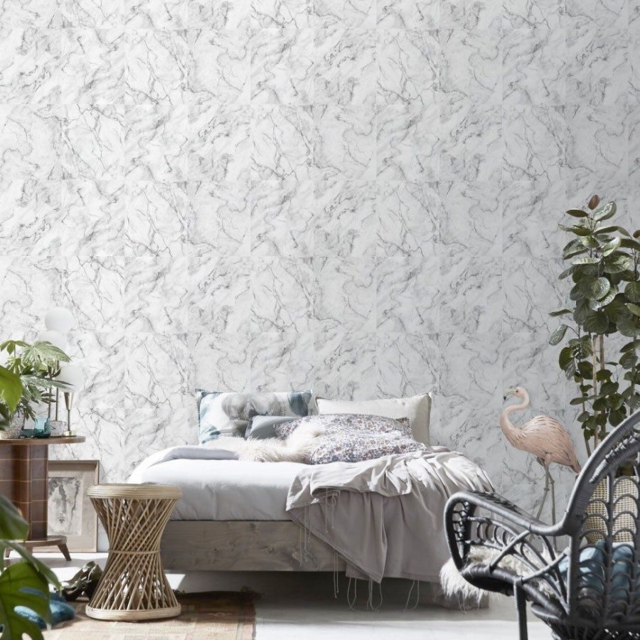 Обои с мраморным рисунком в интерьере