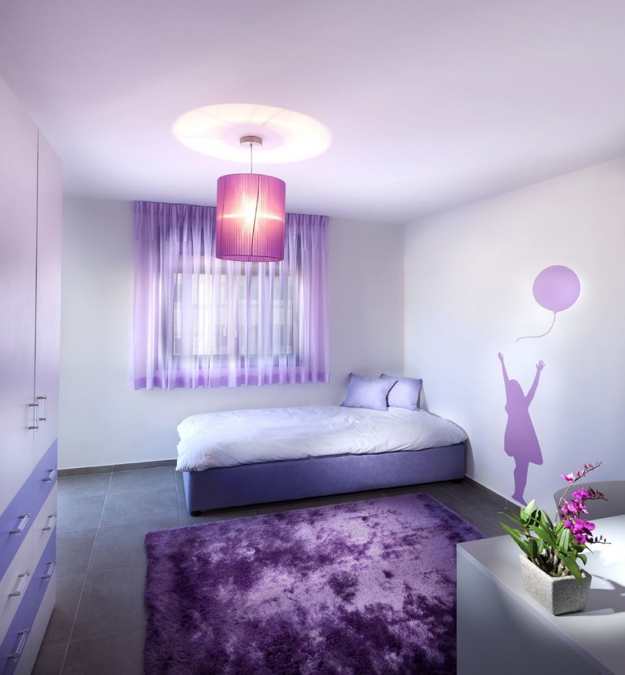 Комната в фиолетовых тонах