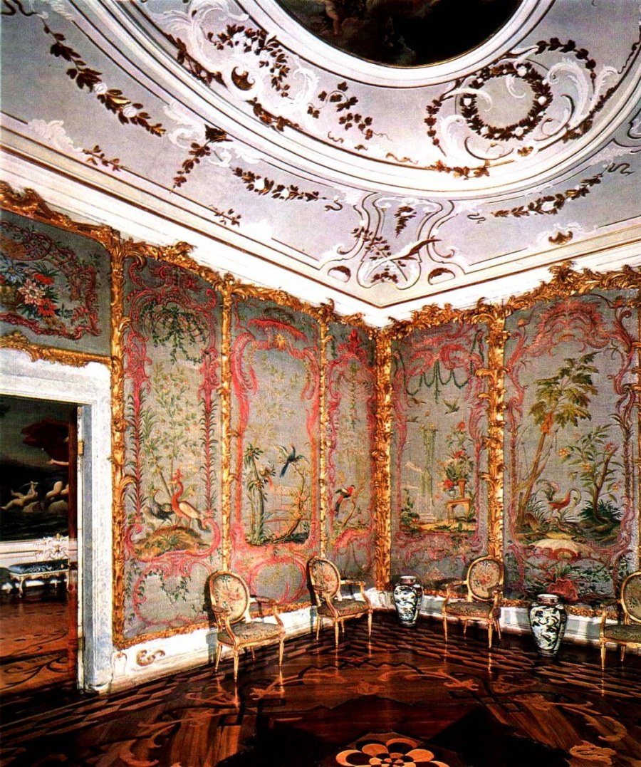 Китайский дворец в Ораниенбауме стеклярусный кабинет