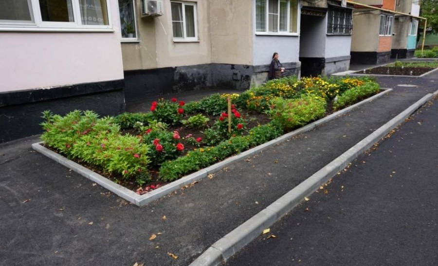 Благоустройство двора