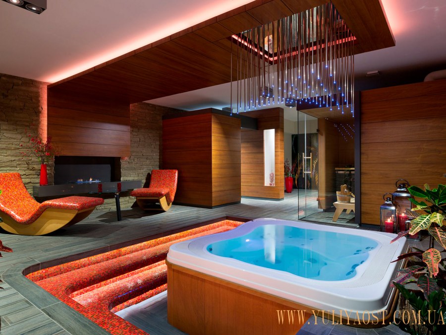 Спа зона с бассейном в частном доме