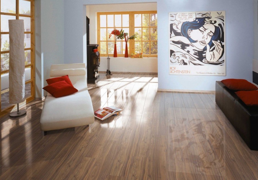 Лакированный деревянный пол