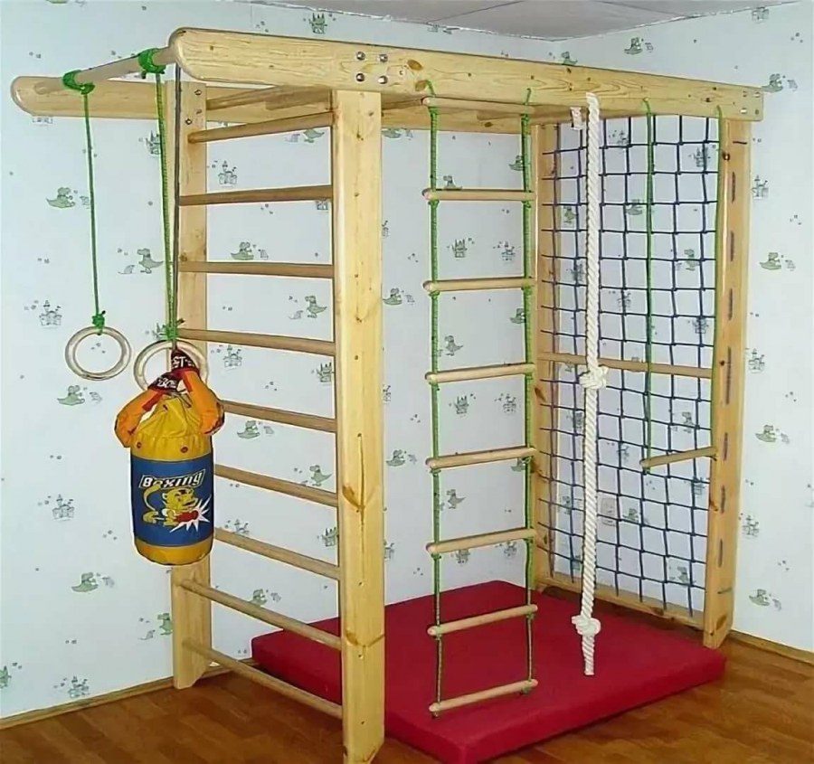 Детский спортивный уголок