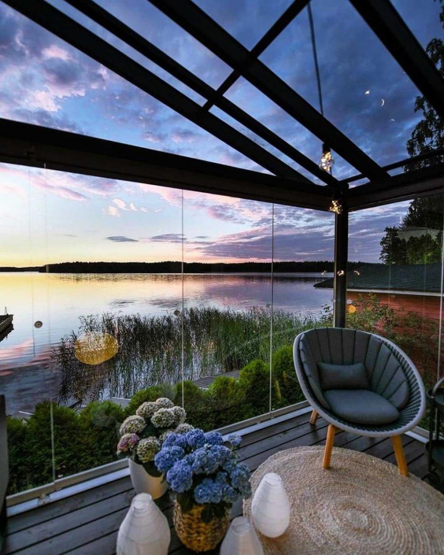 Веранда с видом на озеро