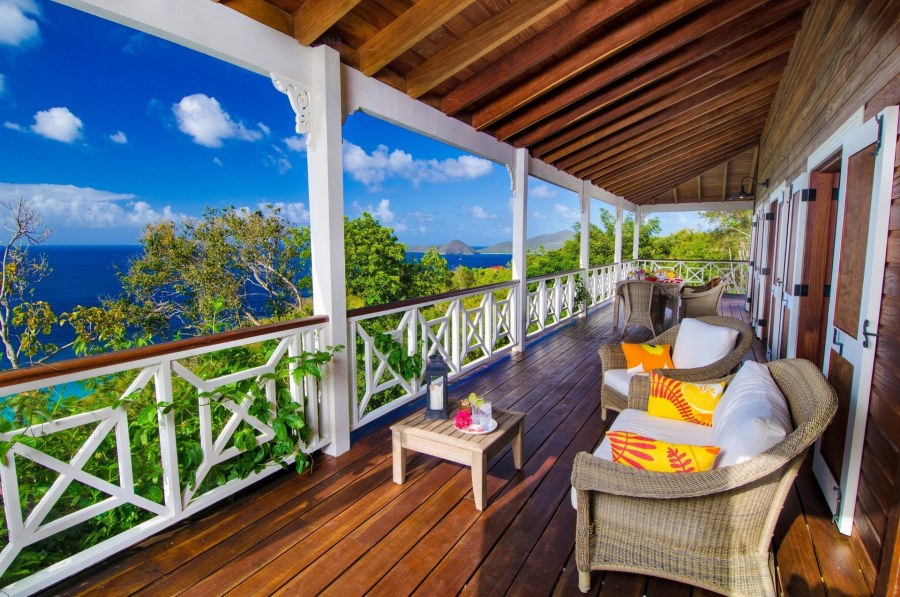 Шикарная терраса с бассейном