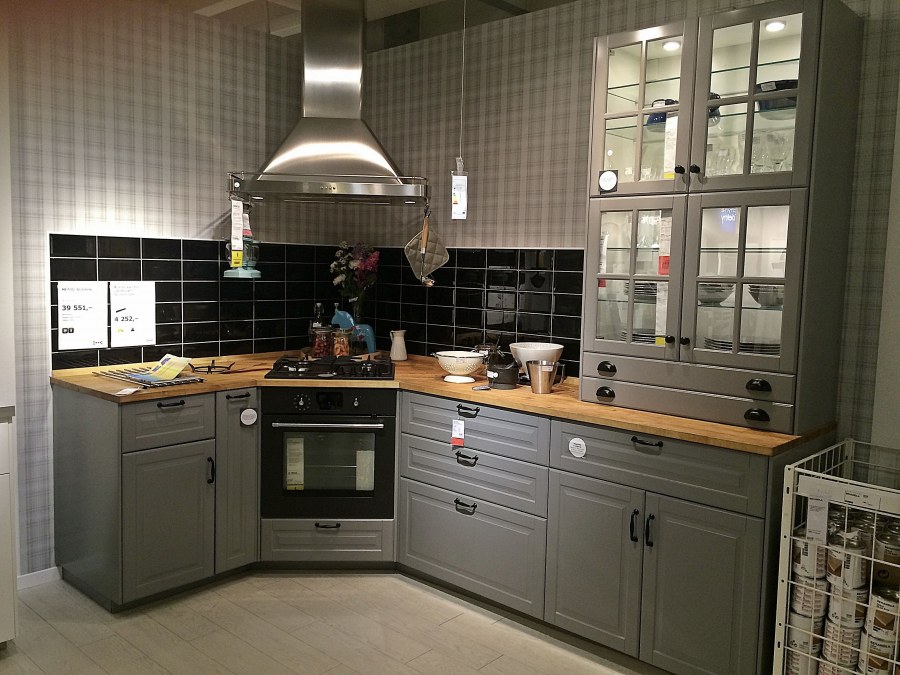 Кухня икеа Будбин серая