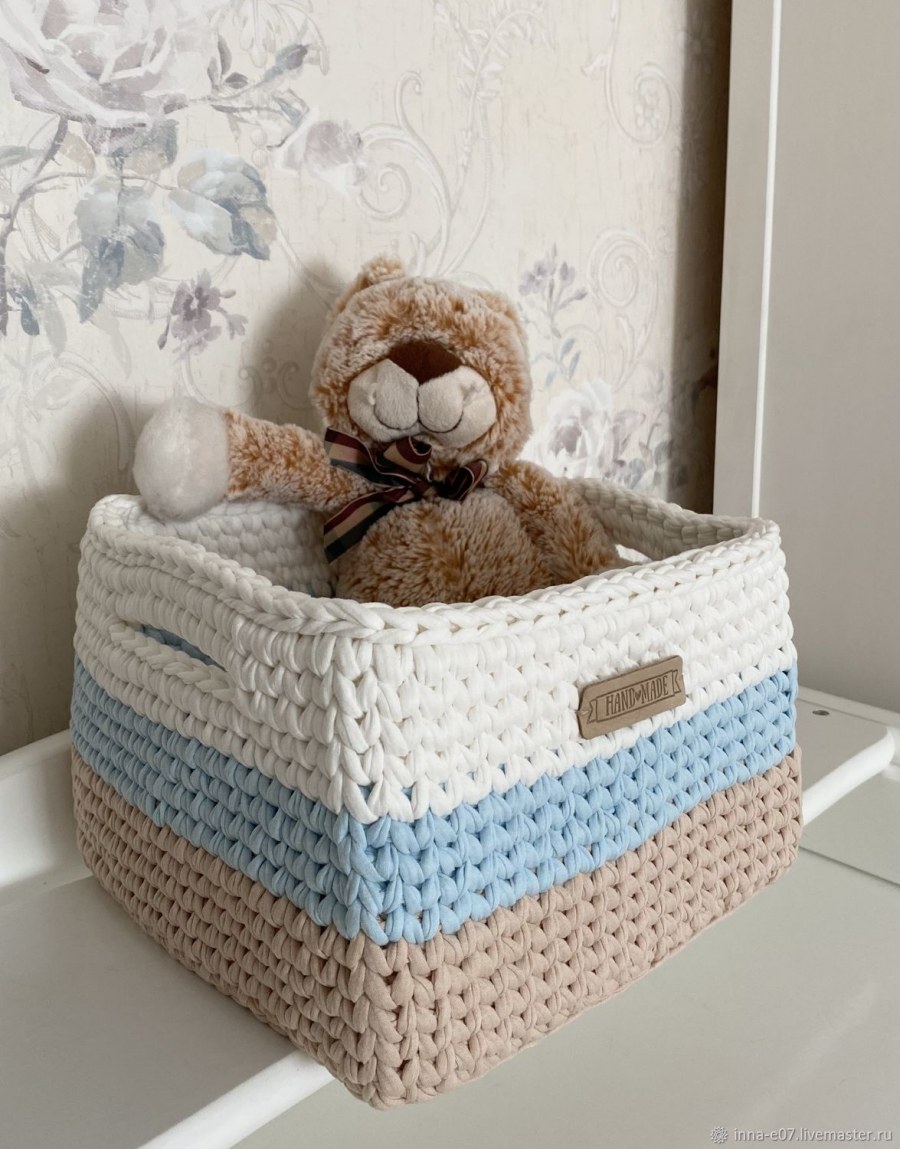 Трикотажные корзинки в интерьере