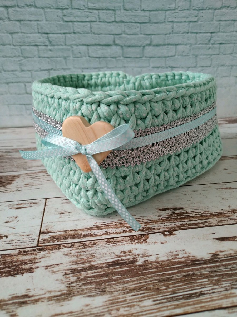 Вязаные корзины и органайзеры