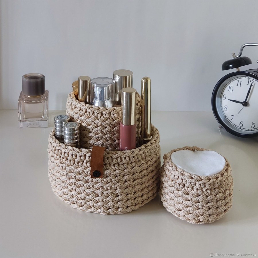 Вязаные корзинки