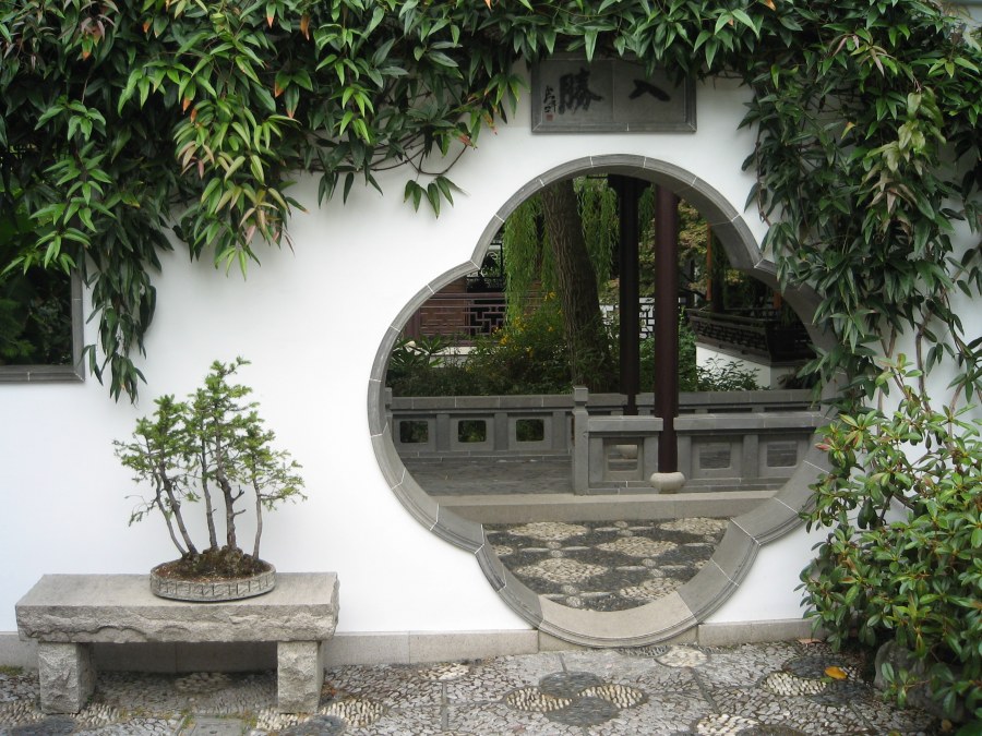 Тромплей в ландшафтном дизайне