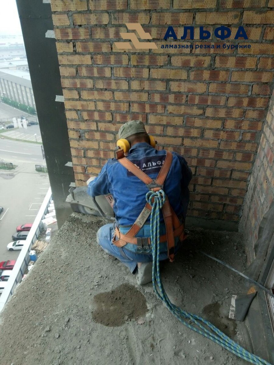 Алмазное бурение отверстий в бетоне