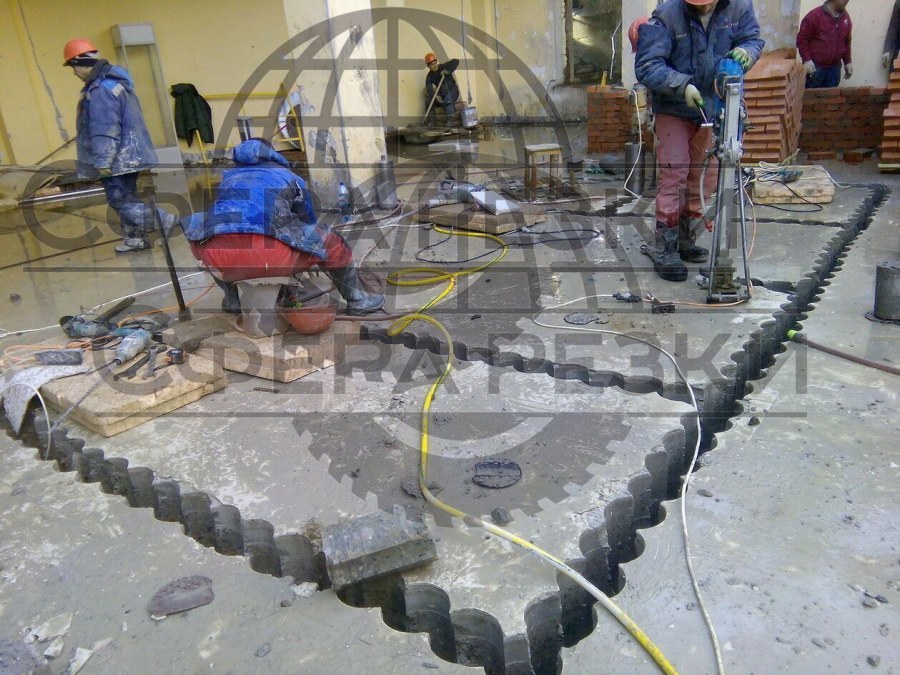 Расширение проема алмазная резка