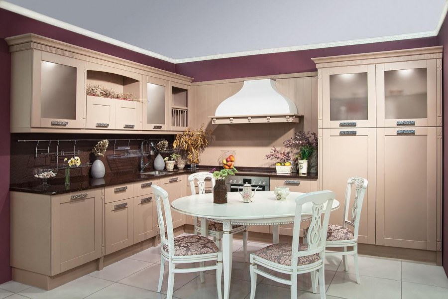 Кухонный гарнитур классика Кухенберг