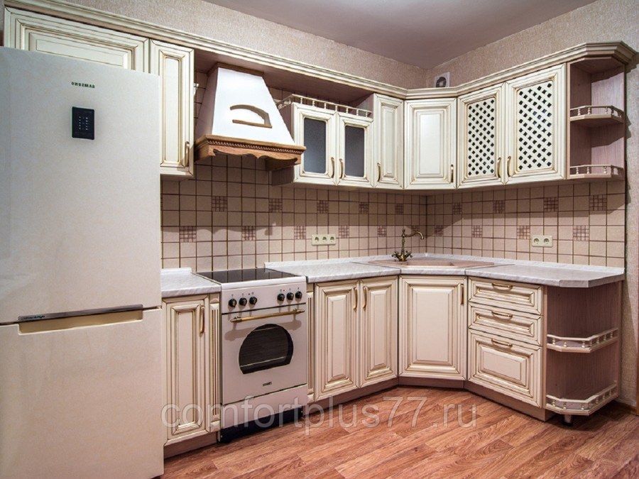 Кухонные гарнитуры из массива дерева