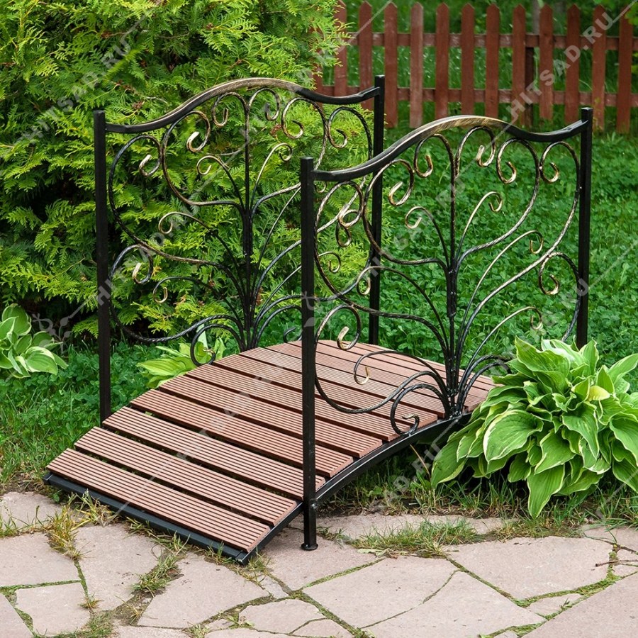 Лягушка сидит. Садовые фигурки