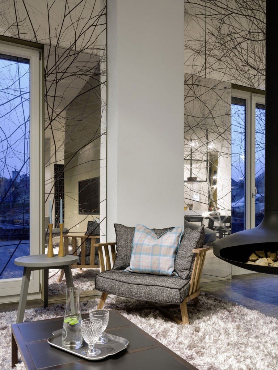 Зеркальная стена в стиле лофт