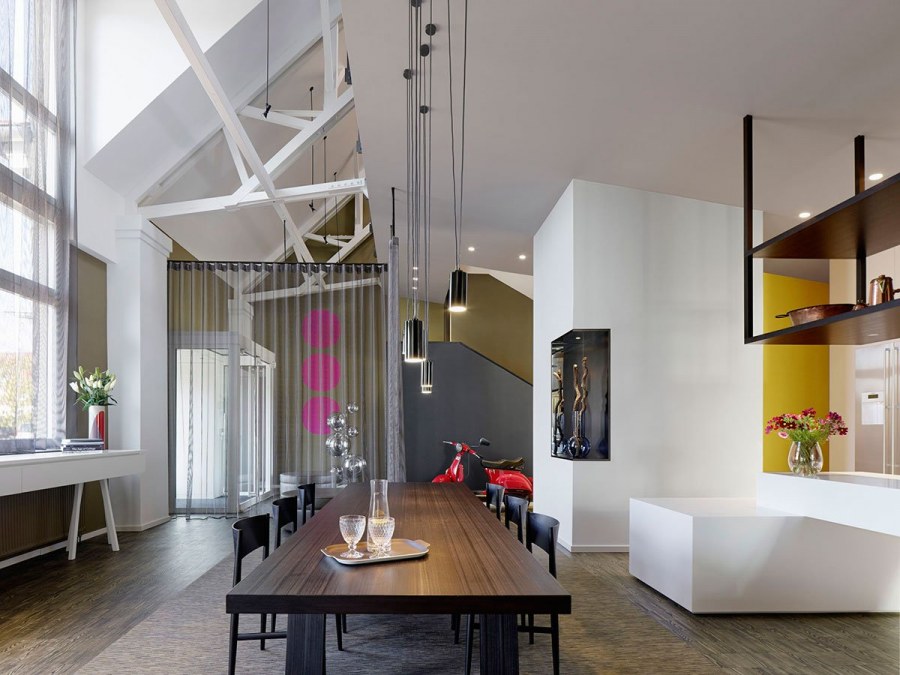 Интерьер домов с высокими потолками