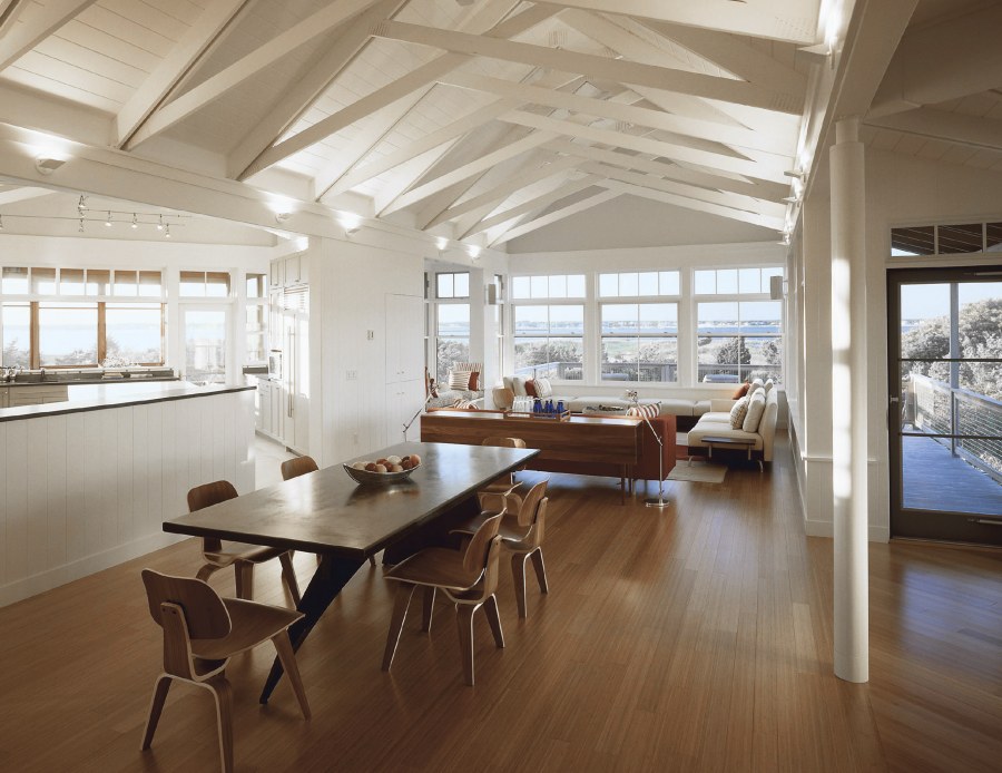 Потолок с фермами интерьер