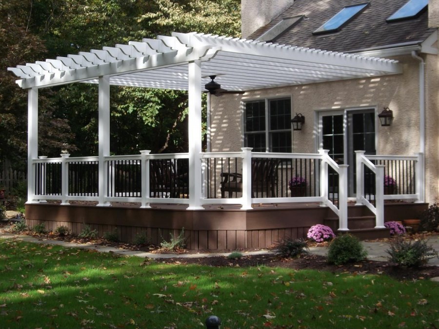 Белая беседка пристройка