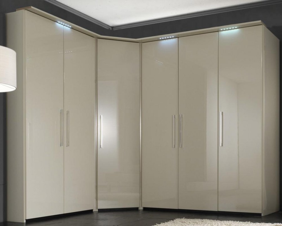 Угловой шкаф распашной