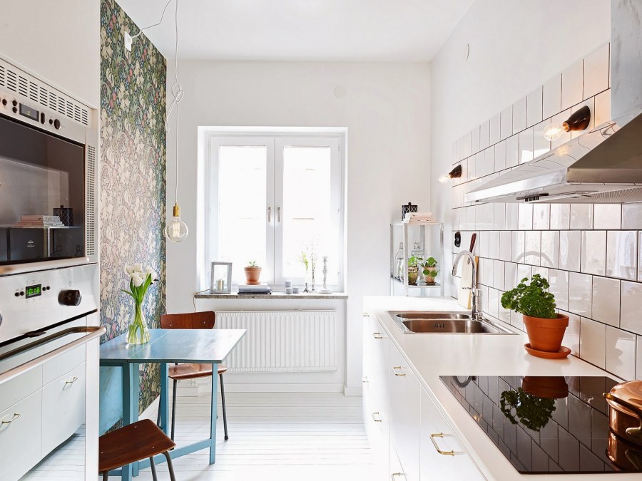 Белая кухня в стиле Сканди 12кв м