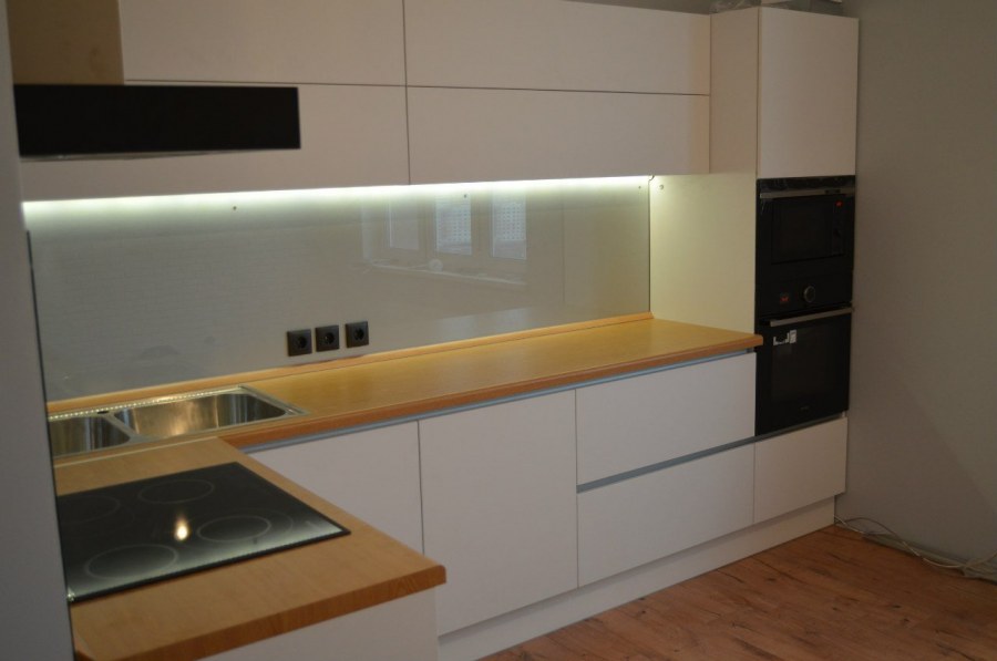 Кухонный гарнитур без ручек