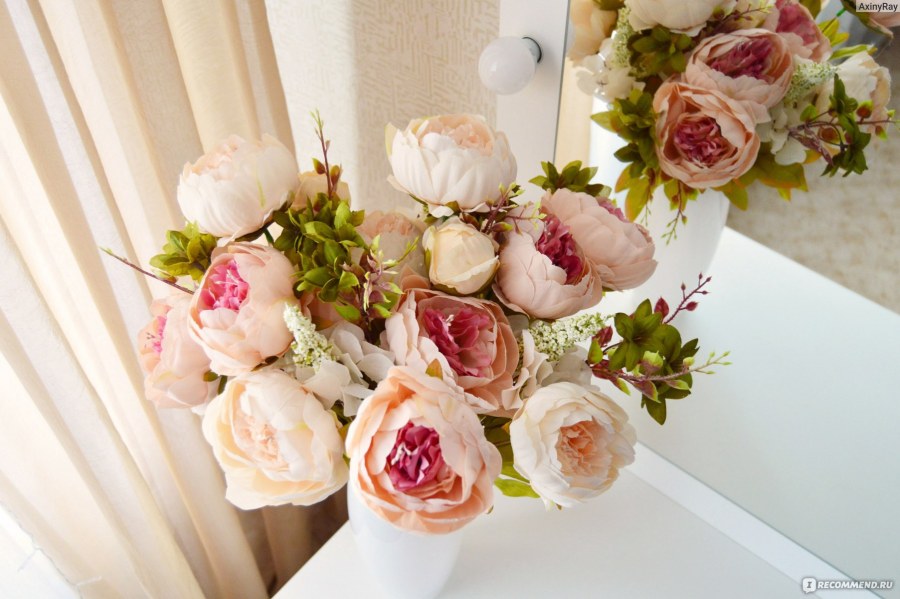 Картины с пионами в интерьере