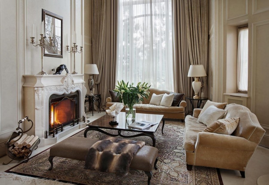 Классический камин в современном интерьере