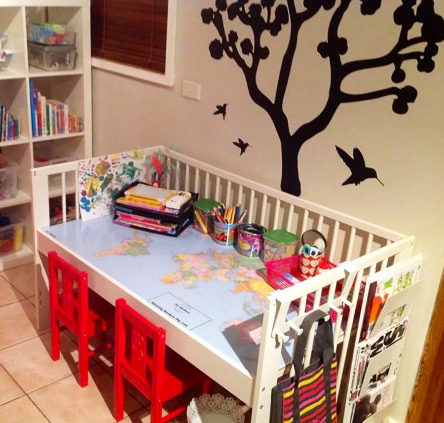 Детский столик из кроватки