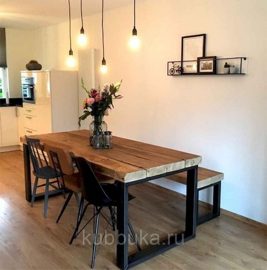 Деревянный стол на кухню