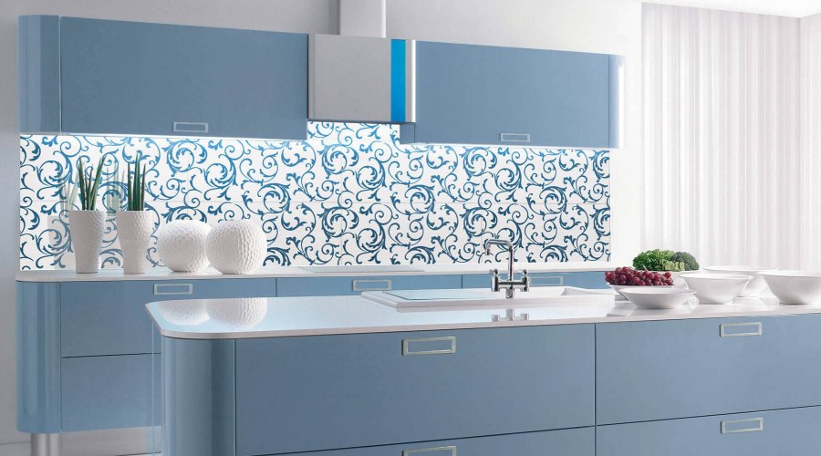 Кухня с голубым фартуком