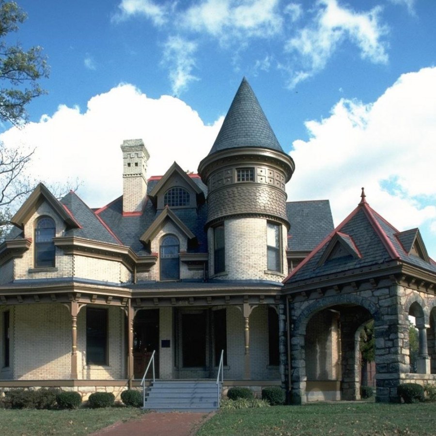 Особняк в романском стиле