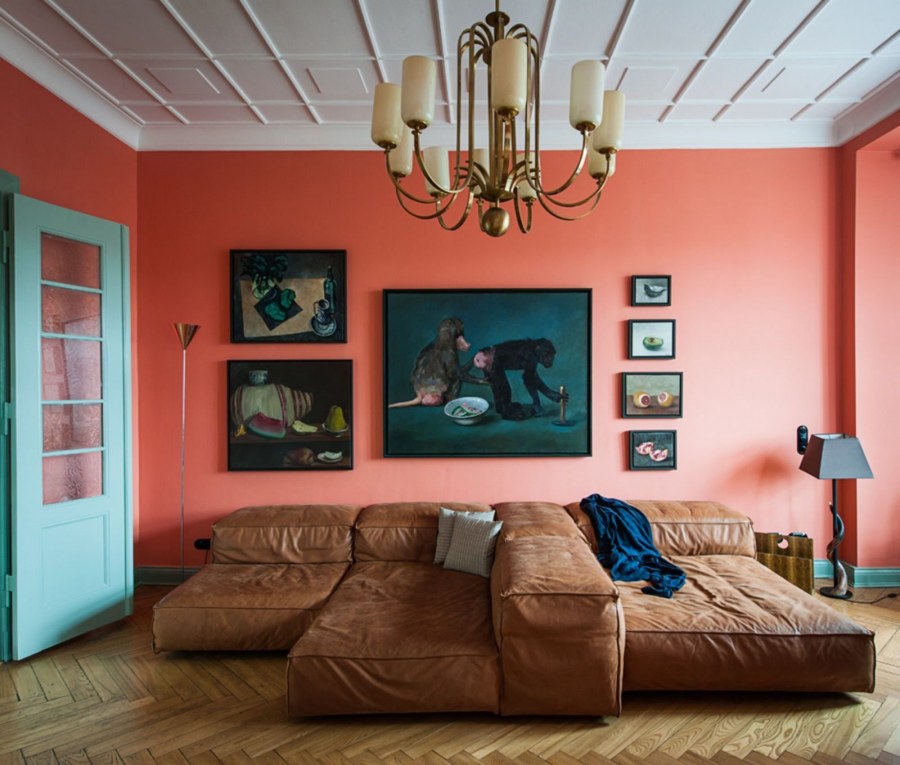 Коралловые стены в интерьере