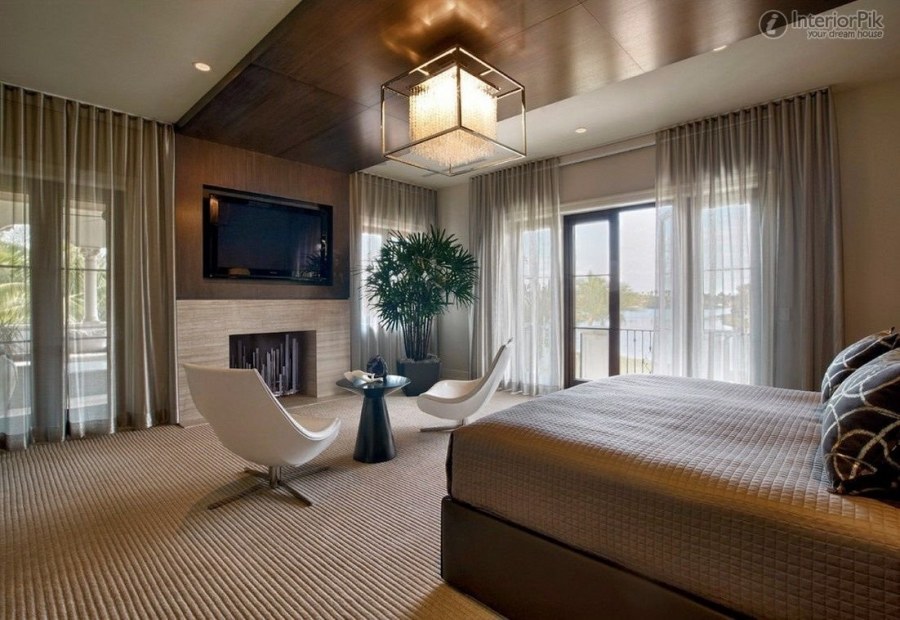 Современная спальня в доме