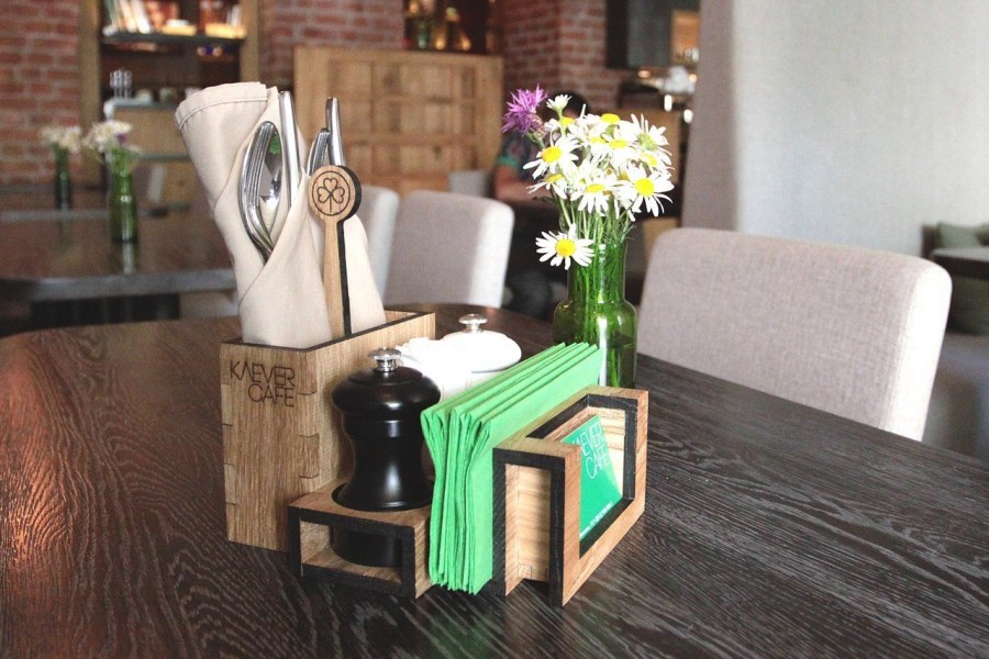 Деревянные салфетницы для ресторанов