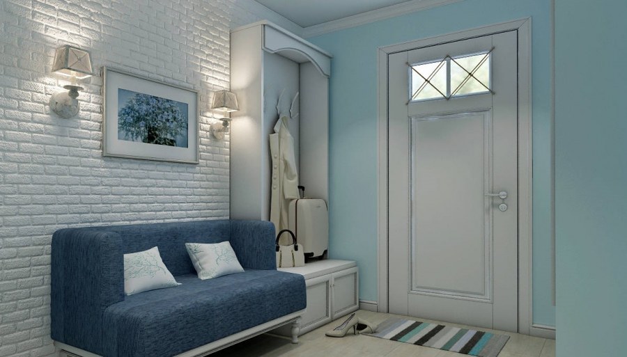 Голубые стены в прихожей