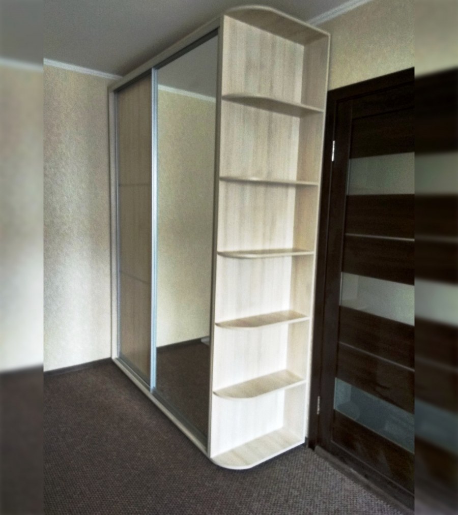 Шкаф купе с полками