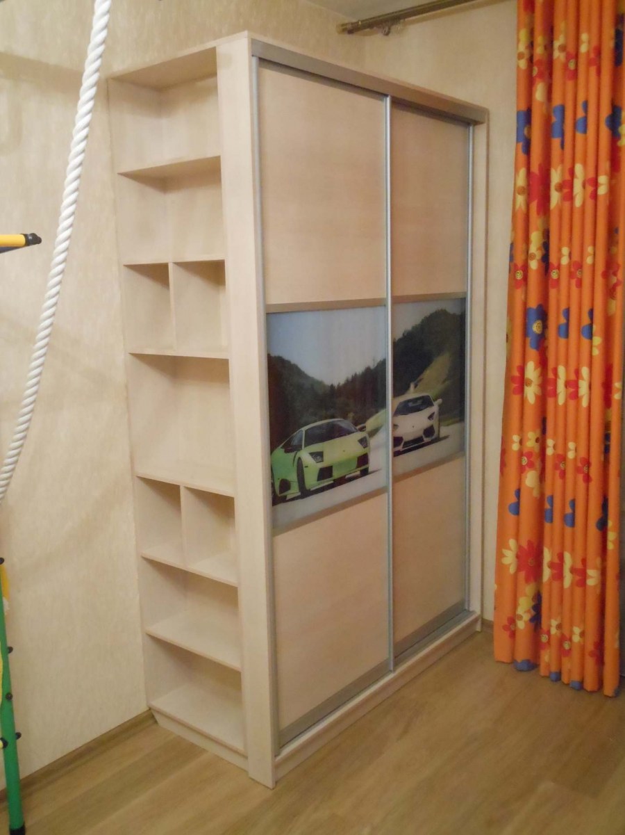 Шкаф купе с торцевыми полками