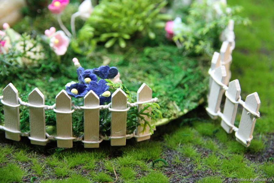 Маленький заборчик для клумбы из дерева
