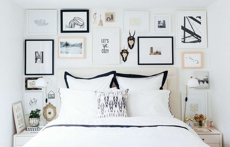 Декор пустой стены в спальне