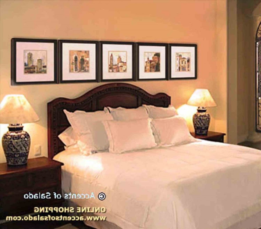 Декор из дерева над кроватью