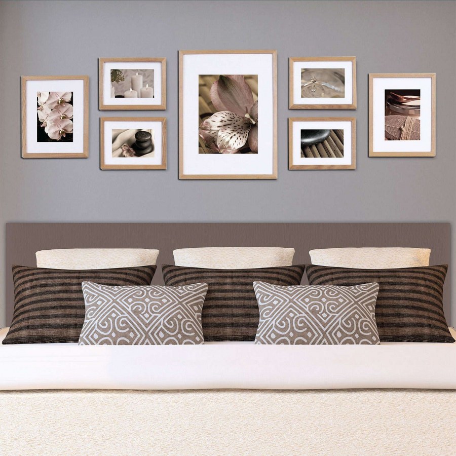 Рамки над кроватью