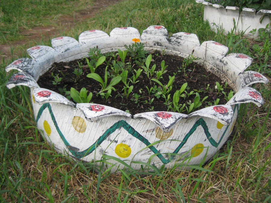 Ограждения для клумб из покрышек