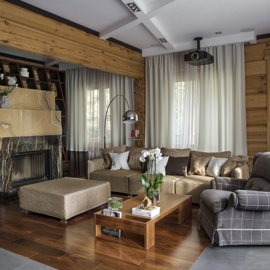 Интерьер гостиной в деревянном доме