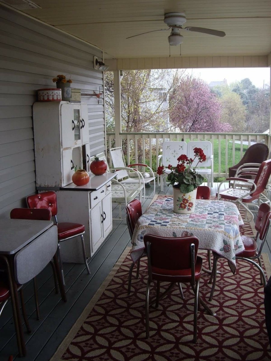 Крыльцо в деревенском доме