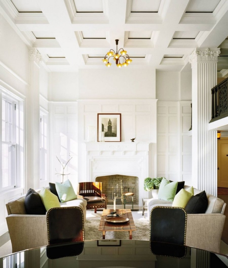 Высокие потолки в загородном доме