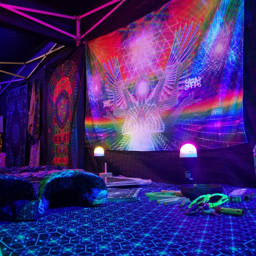 Комната подростка неон