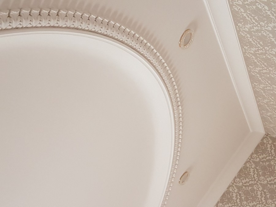 Потолочный плинтус из каната