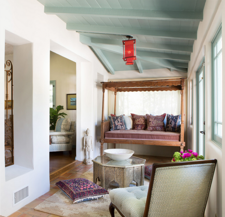 Кресло в средиземноморском стиле